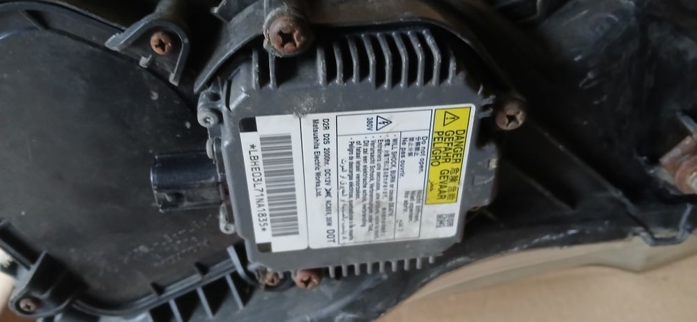 Honda CR-V  - оригинални фарове Xenon