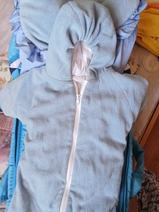 Продам детские вещи