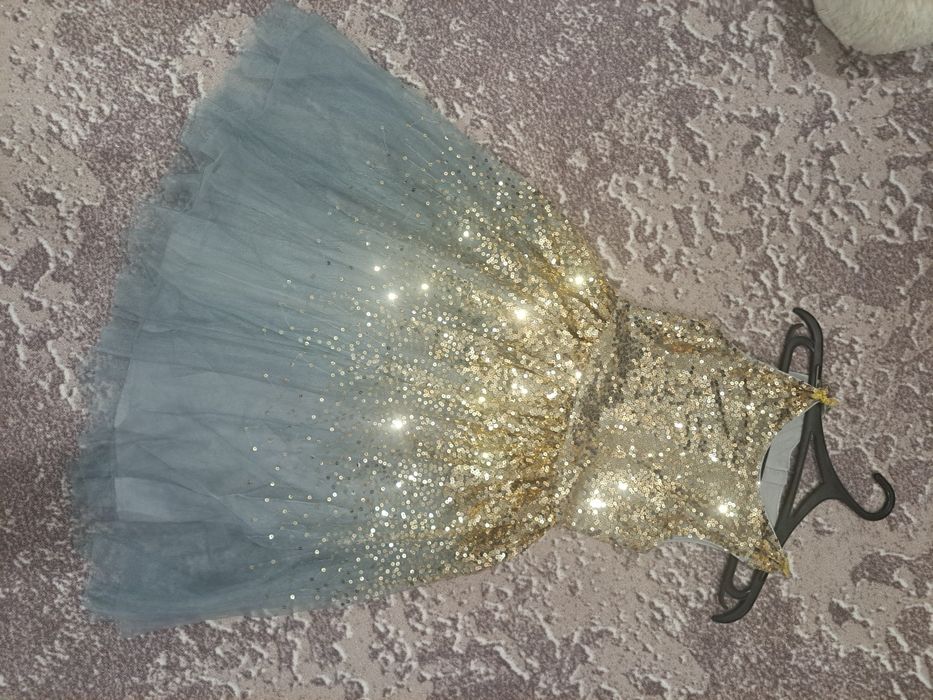 Продам платье на девочку