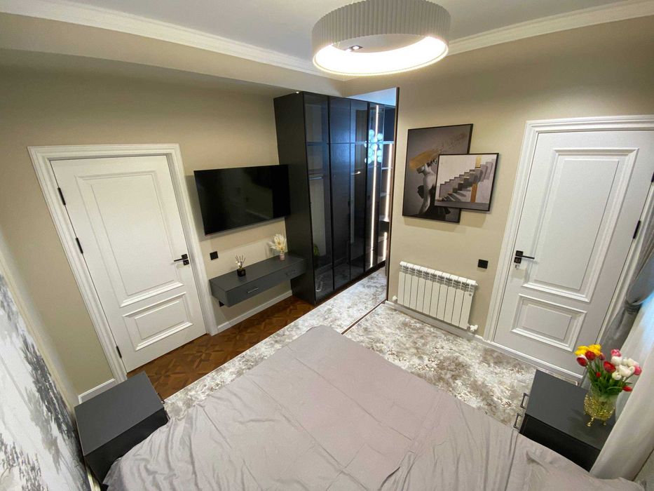 Продается квартира в Яккасарайском районе Новостройка 3-х ком 2-этаже