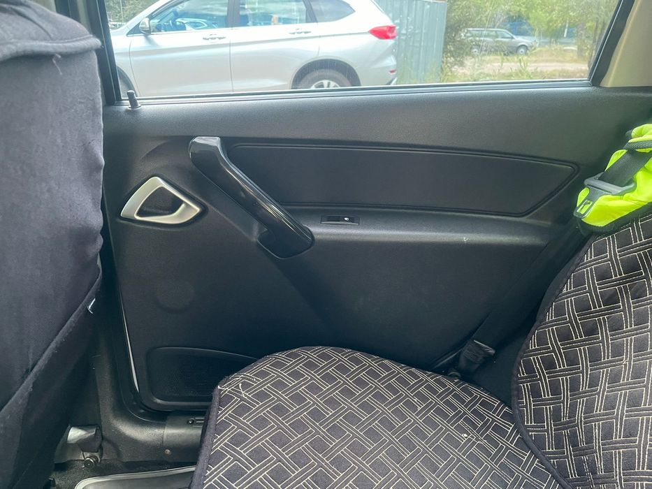 Автомобиль Лада гранта