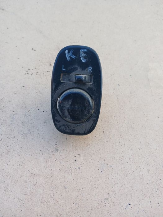 Кнопка регулировки зеркало Тоета Карина Е