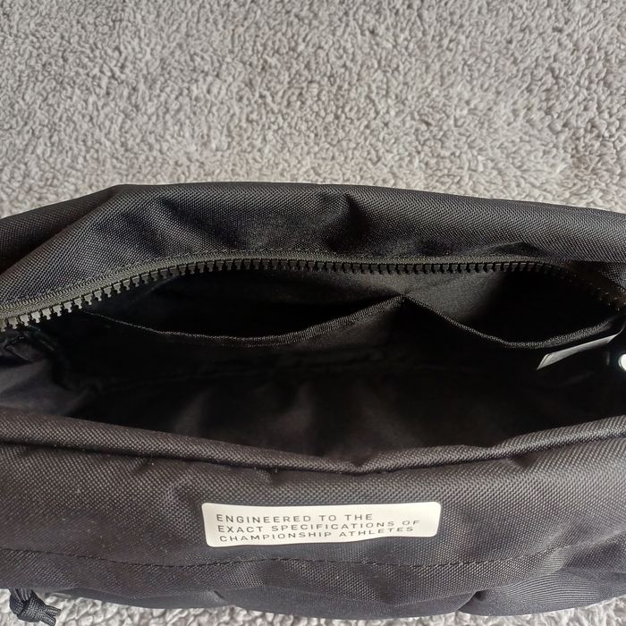 Продавам сак за обувки Nike