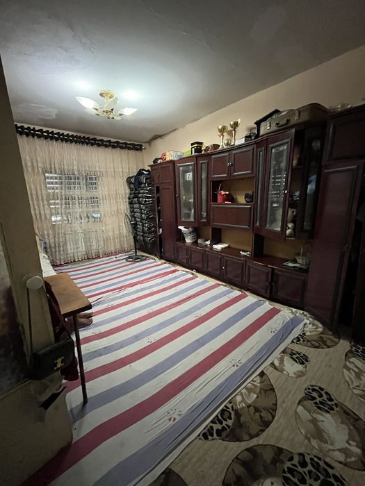 Уй сотилади 4/2/61кв гулистонда