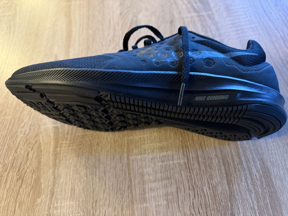 Маратонки Nike номер 44.5