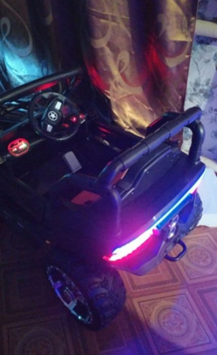 Детская машинка синяя