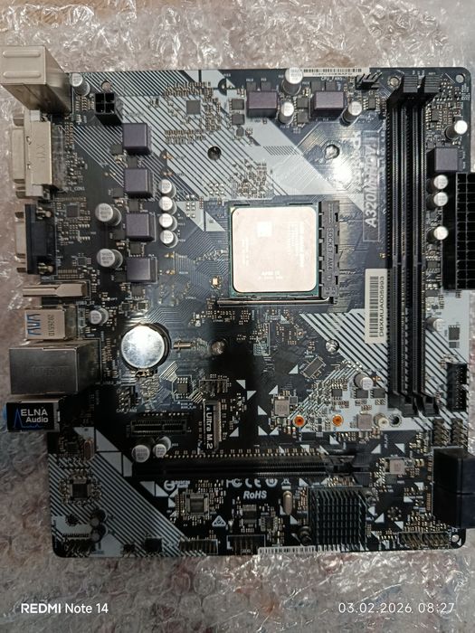 Материнская плата с процессором