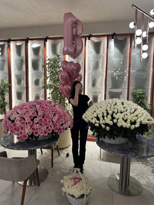 Шикарное белые розы