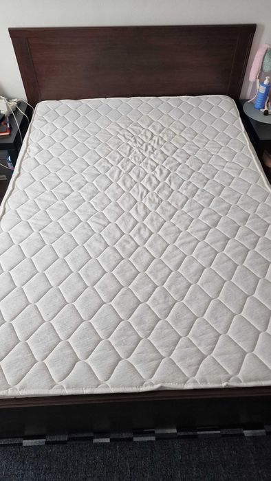 Спалня 140/200 с 4 чекмеджета и метална подматрачна рамка