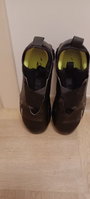 Футболни обувки NIKE JR ZOOM VAPOR 15 ACADEMY FG/MG, номер 38.

Подход