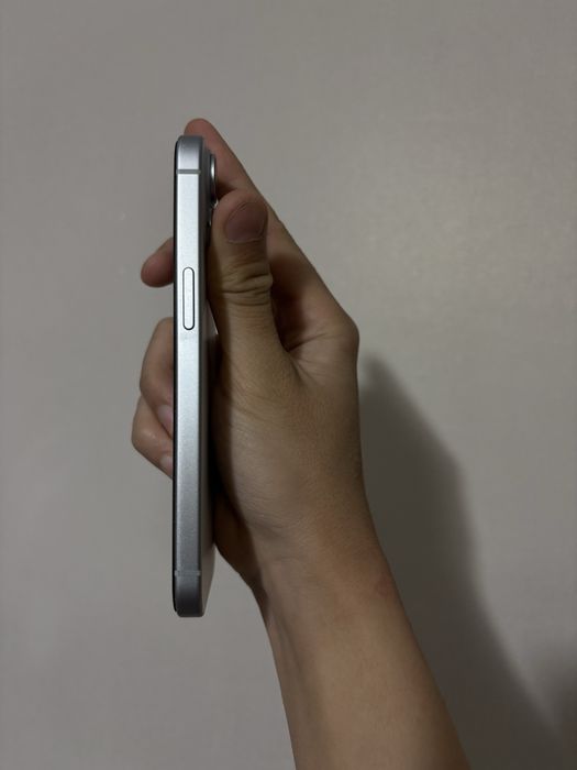 Продам айфон 15 128гб акб 84%