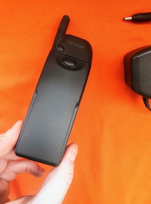 Nokia 5110  + incarcator ( decodat, baterie Noua,lb.romana)