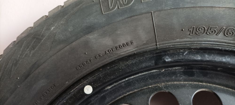 Зимна гума с джанта 195/65 R15