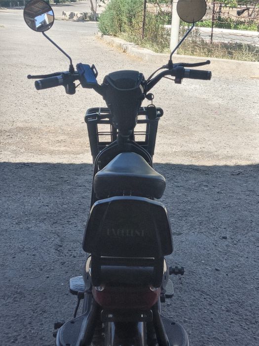 Скутер срочно продаётся,пожалуйста заберите со скидкой мы в бухаре