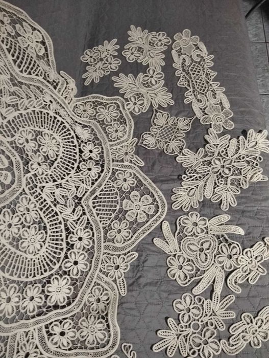 Fata de masa și mileuri