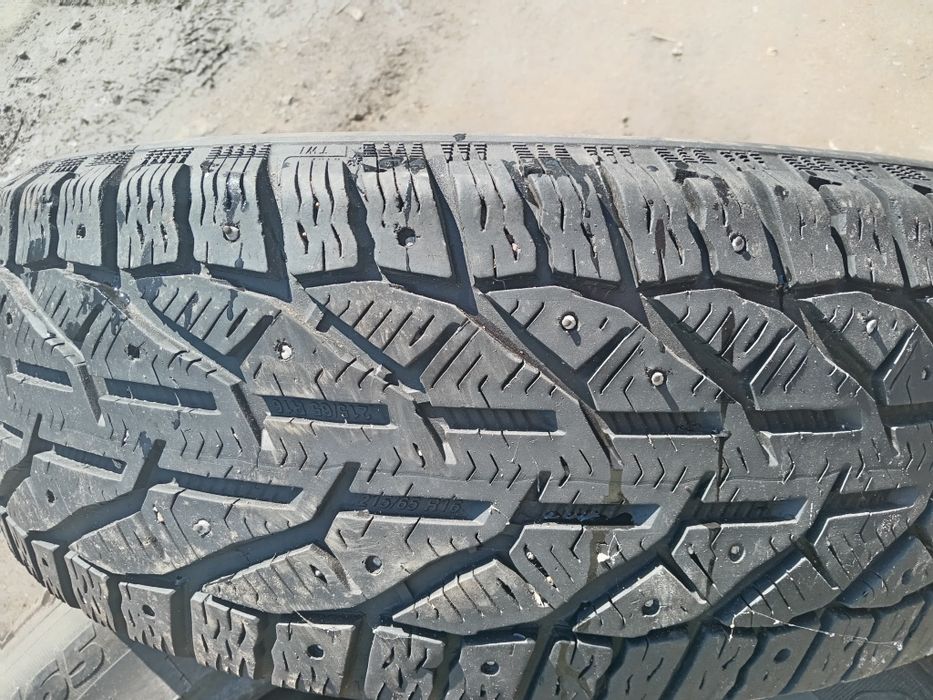 Продам Б/у шины зима