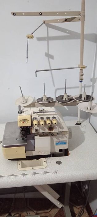 Продам оверлок и швейную
