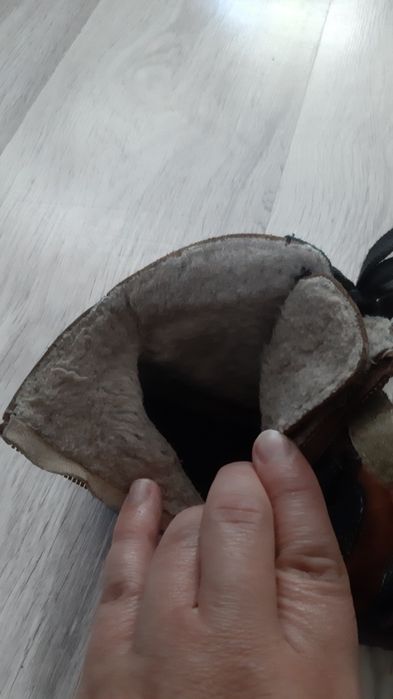 Cizmulite de baietei