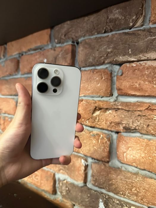 Продам iPhone 16 Pro