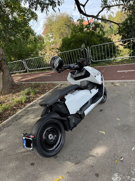 BMW CE04 electric 2024 (nivel maxim de echipare) scuter/motocicleta