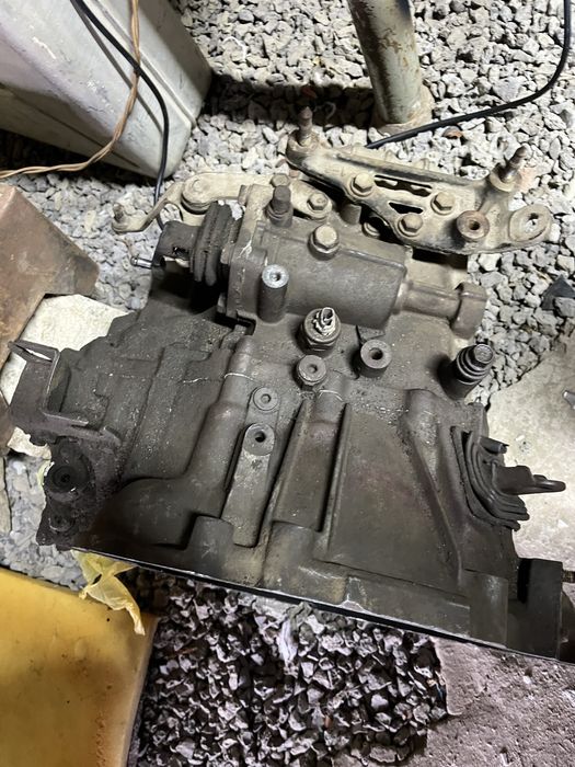 Продам Каробку 1,6 Карина е