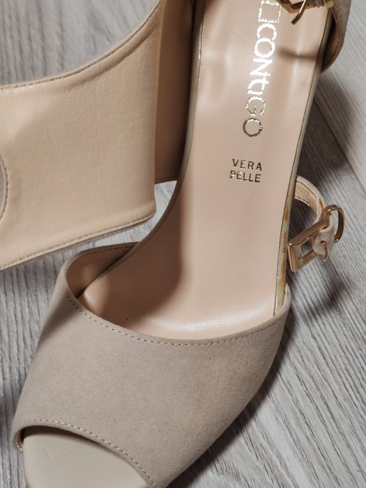 Vând pantofi piele