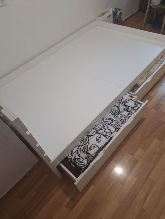 Кровать постель белая