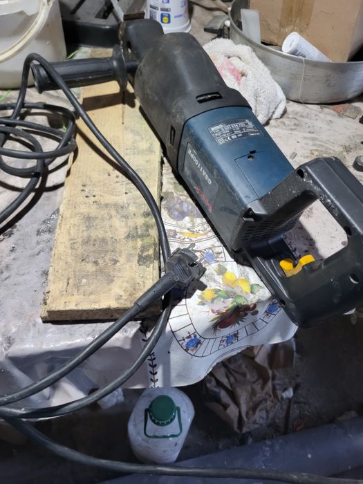 Fierăstrău sabie Bosch GSA1100PE.
