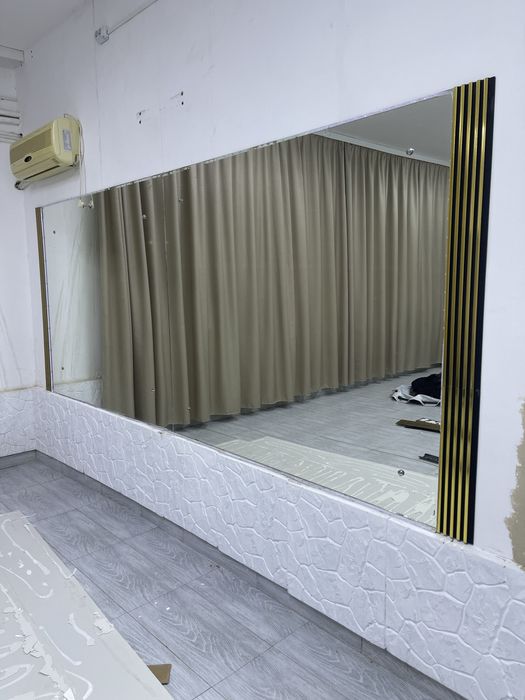 Большое зеркало для зала