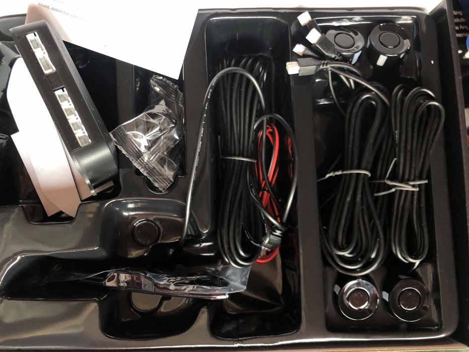 парктроник черен бял и светло сив