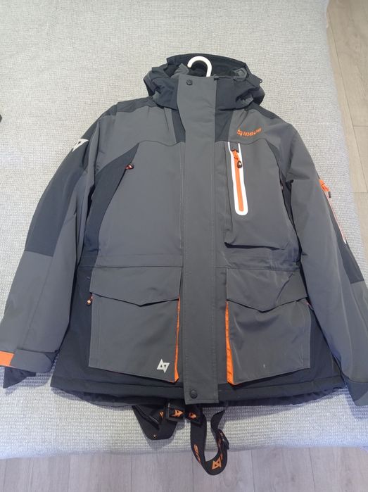 Зимний костюм для рыбалки.