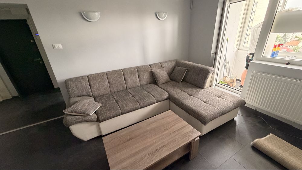 Canapea extensibila +mobila living in stare foarte buna