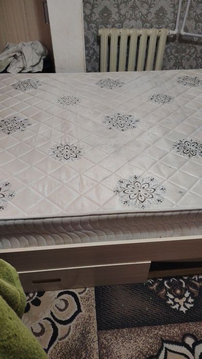 Spalni mebel divan