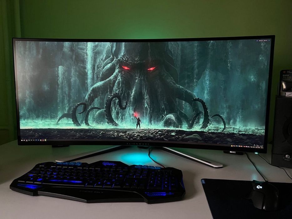 Alienware монитор 37.5/38” нов