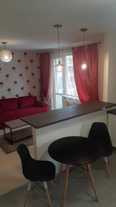 Inchiriez apartament cu 2 camere central