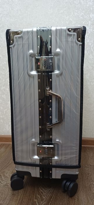 Чемодан новый+чехол
