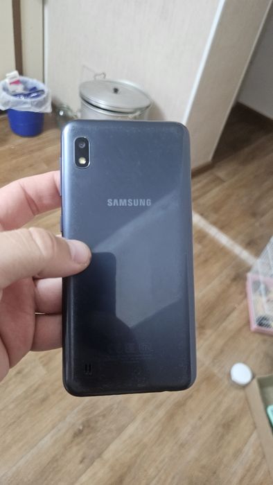Продам телефон Самсунг а10