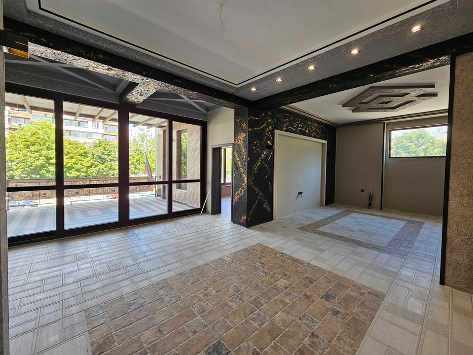 Продава се Тристаен апартамент в Велико Търново, Бузлуджа - 150 кв.м за 1200 €/кв.м - Снимка #11