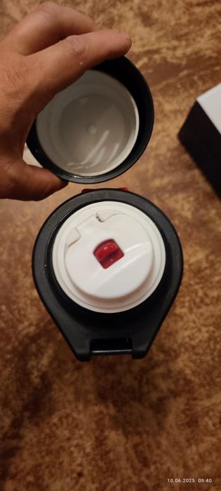 Продам термос новый