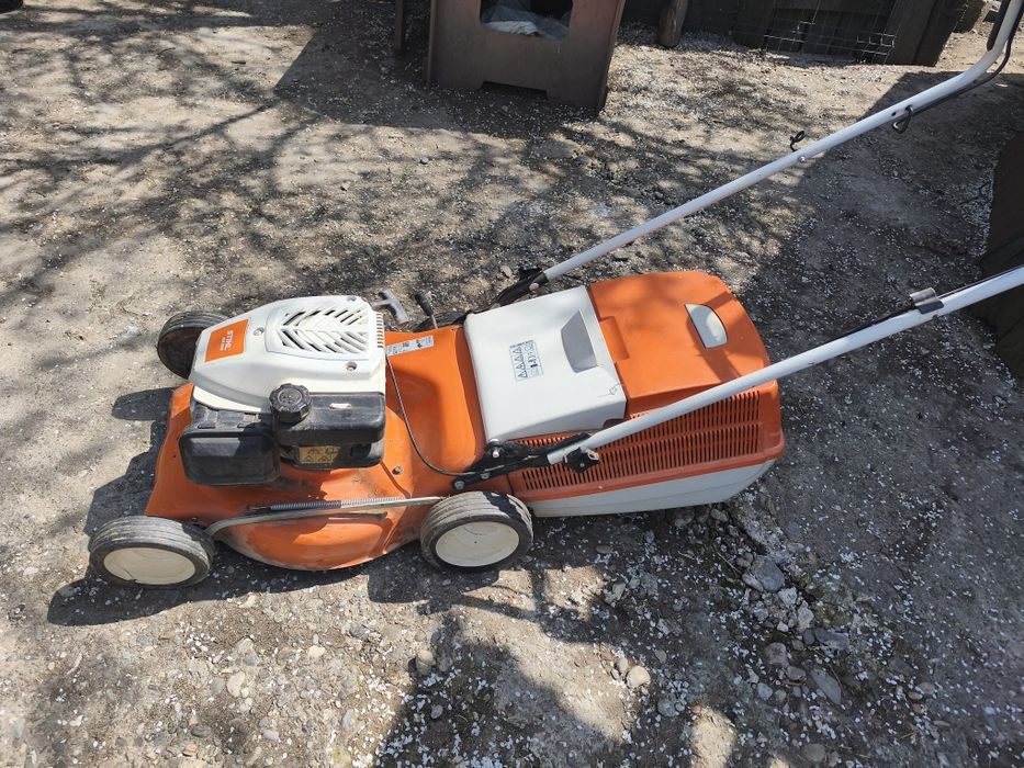 Mașină de tuns iarba Stihl