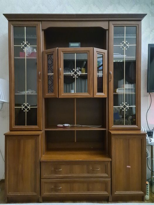 Продам горку в гостинную