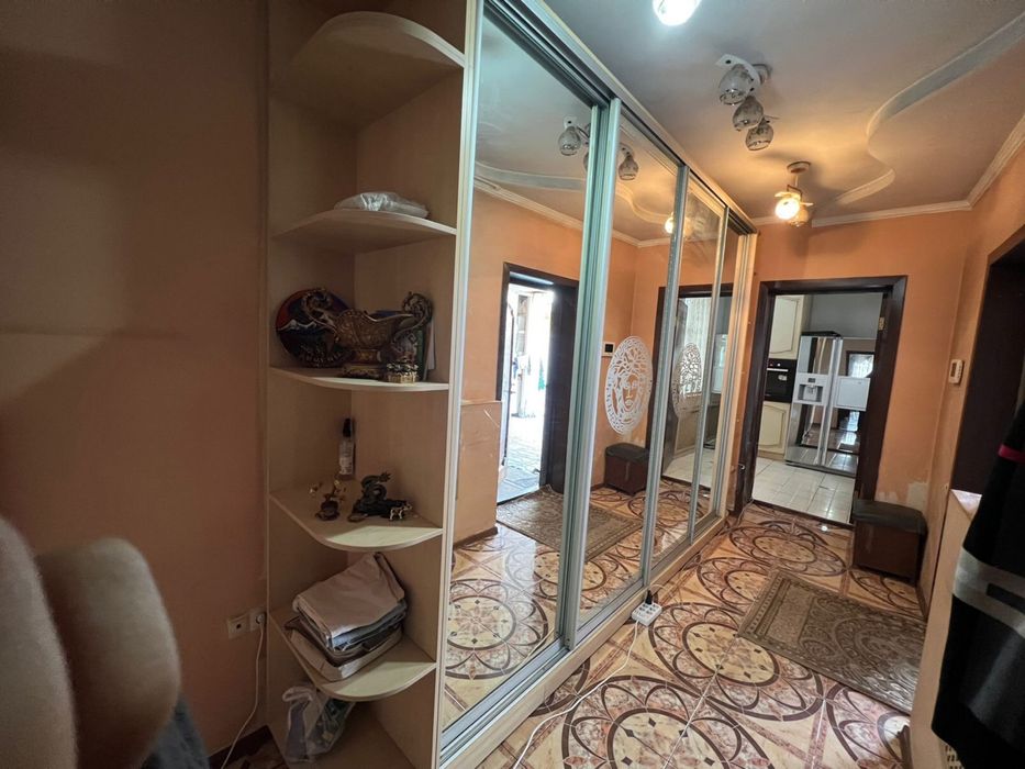 Шкаф купе срочно продам