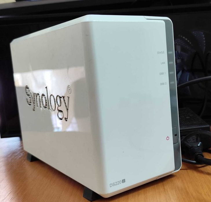 Сетевое хранилище Synology DS220j