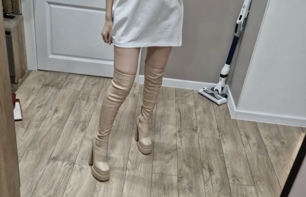 Продам ботфорты Gold Heels