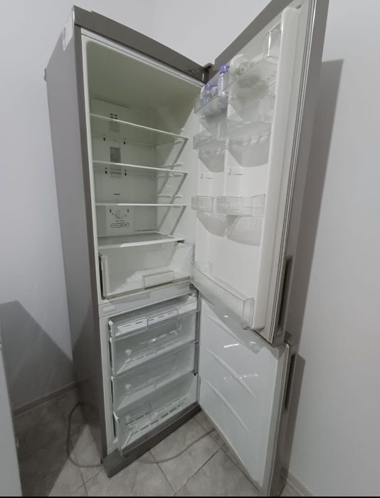 Холодильник LG двухкамерный