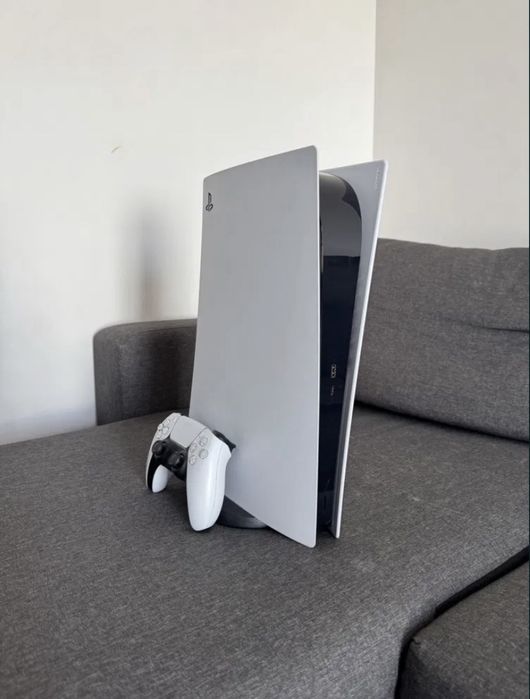Play station 5 slim full box cu 2 controllare se ofera si jocuri