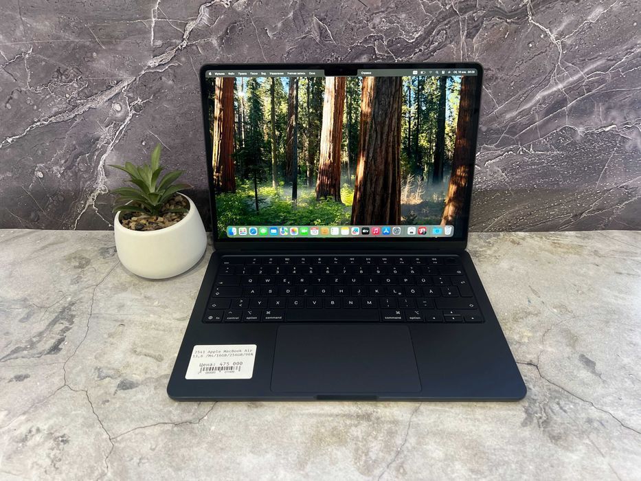 Ноутбук бизнес-класса Apple MacBook Air 13,6 /M4/16GB/256GB/96%