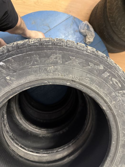 Продам резину максис 215/65/16