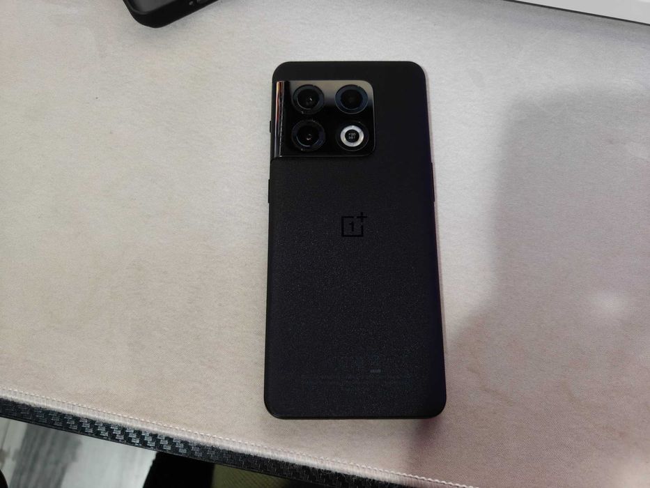 One plus 10 pro 12GB RAM | 256 GB памет
