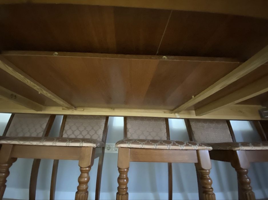 Срочно Продается стол гостевой